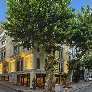 3* Otel Grand Naki
